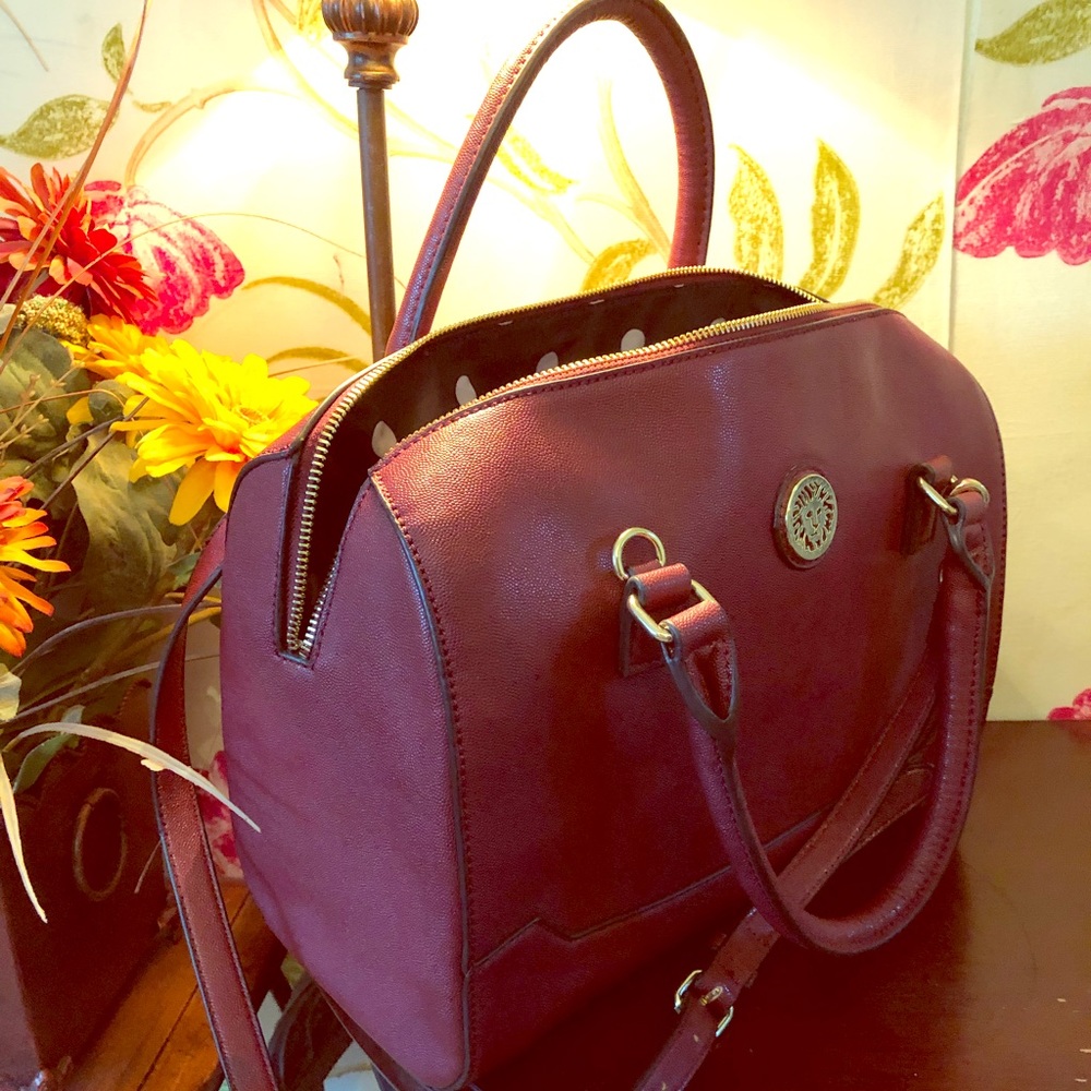 handbag is in perfect condition